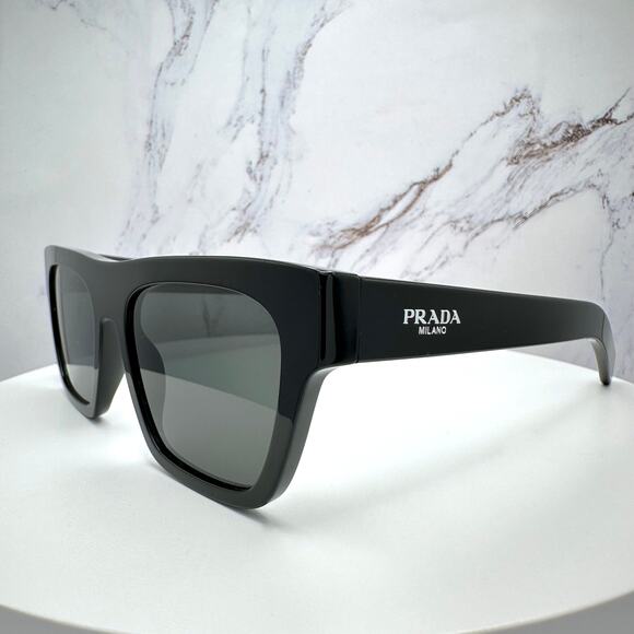 Prada Sunglasses Polarised Navigator Gunmetal Black Grey  NEW PRADA Sunglasses Black Square Rectangle Gray Lens w/ Box & Case Authentic